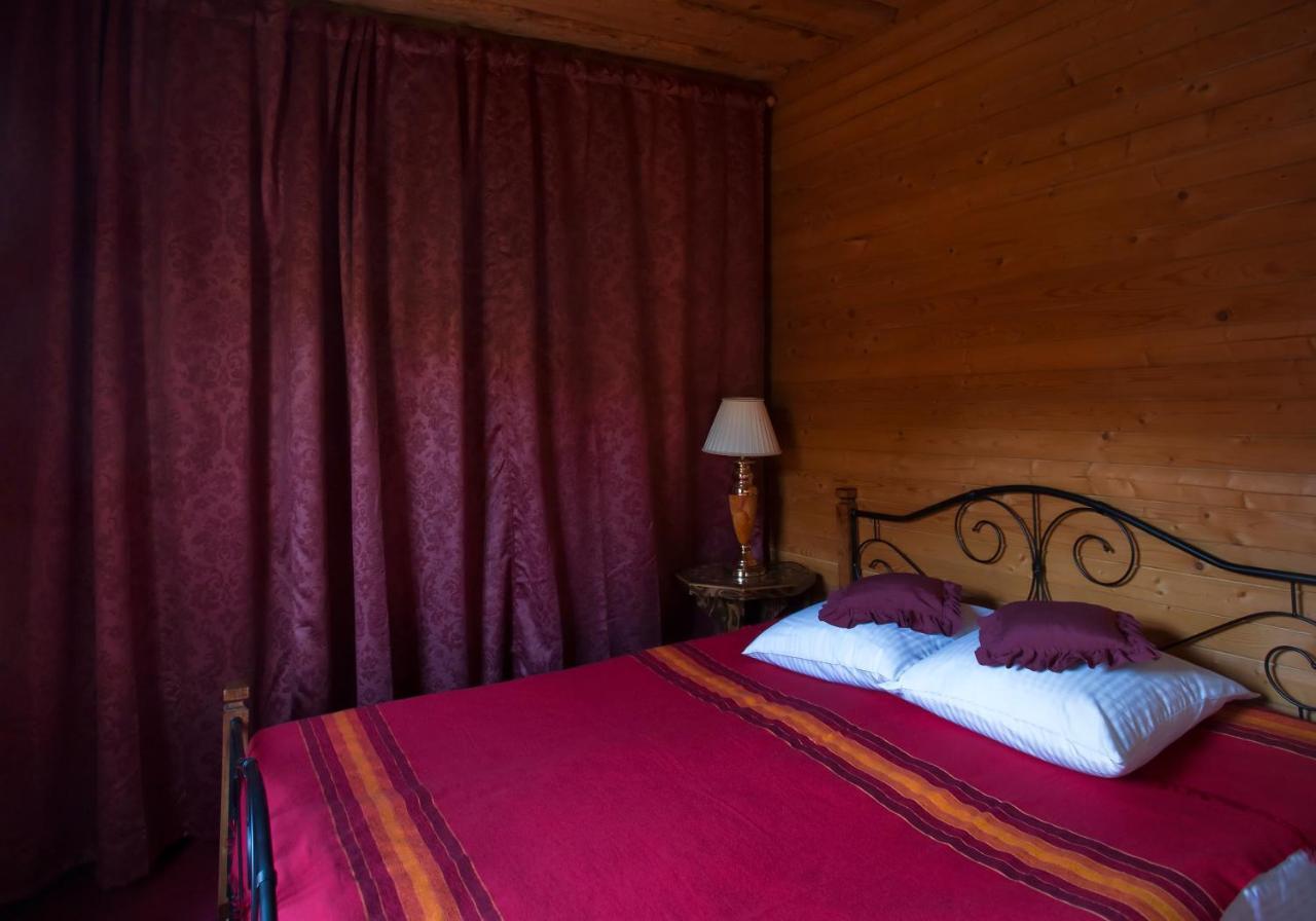Raksi Hotel แซซิส ภายนอก รูปภาพ
