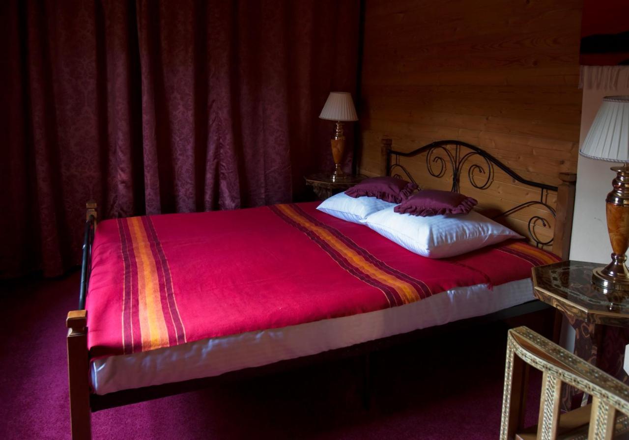 Raksi Hotel แซซิส ภายนอก รูปภาพ