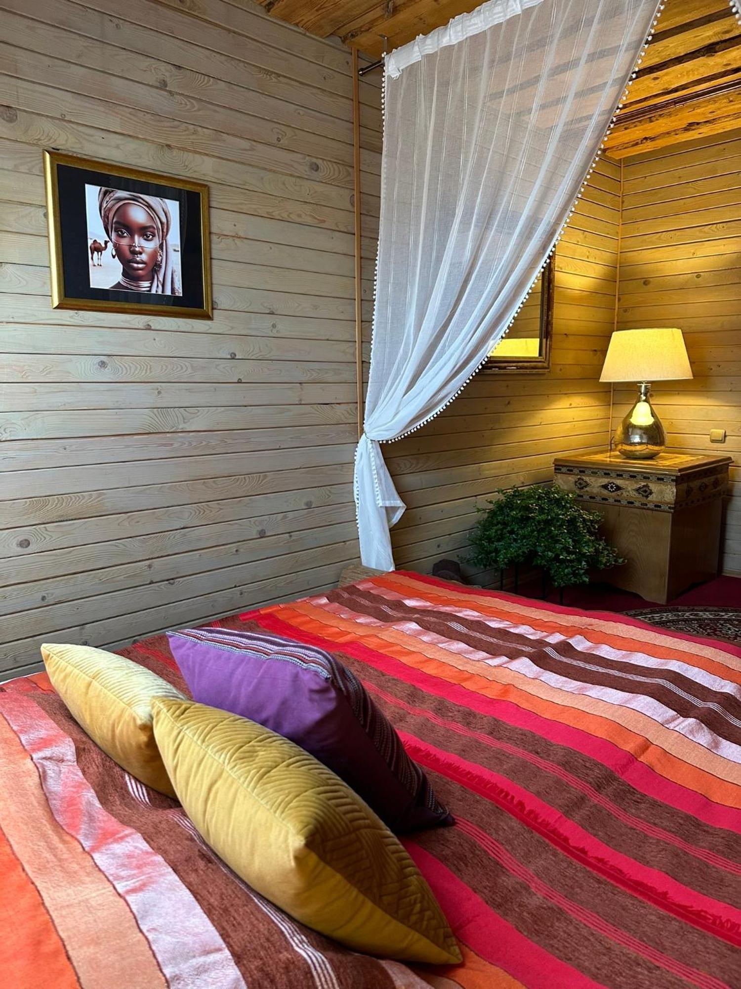 Raksi Hotel แซซิส ภายนอก รูปภาพ