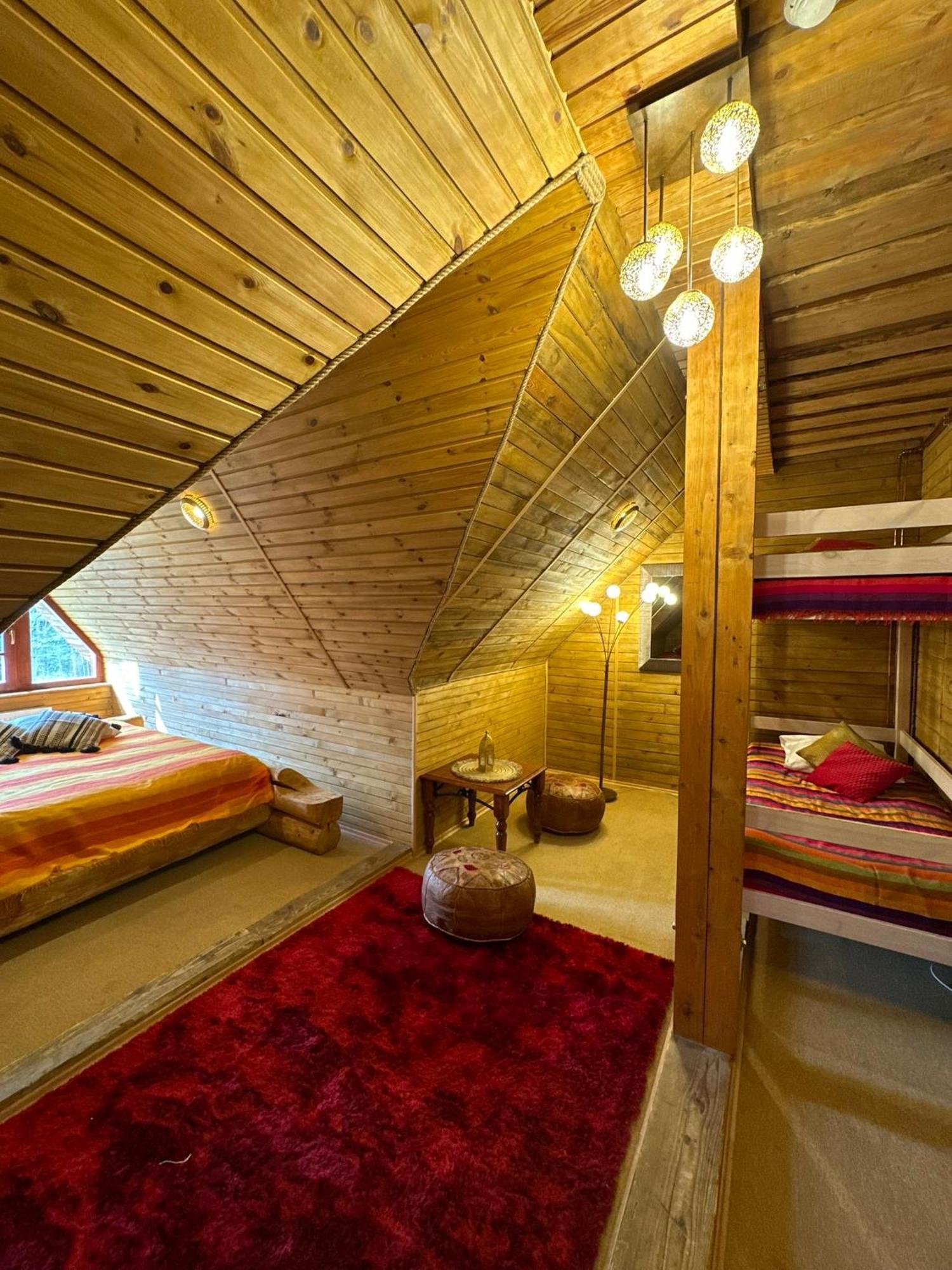 Raksi Hotel แซซิส ภายนอก รูปภาพ